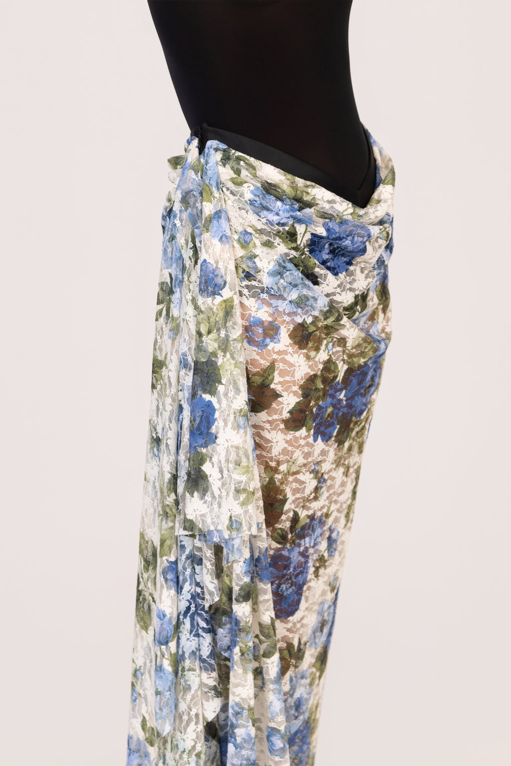 A002 ARCHIVES UNIQUE PIECES