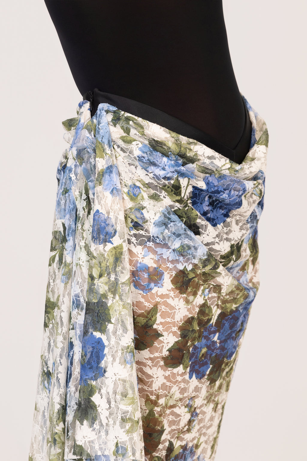 A002 ARCHIVES UNIQUE PIECES