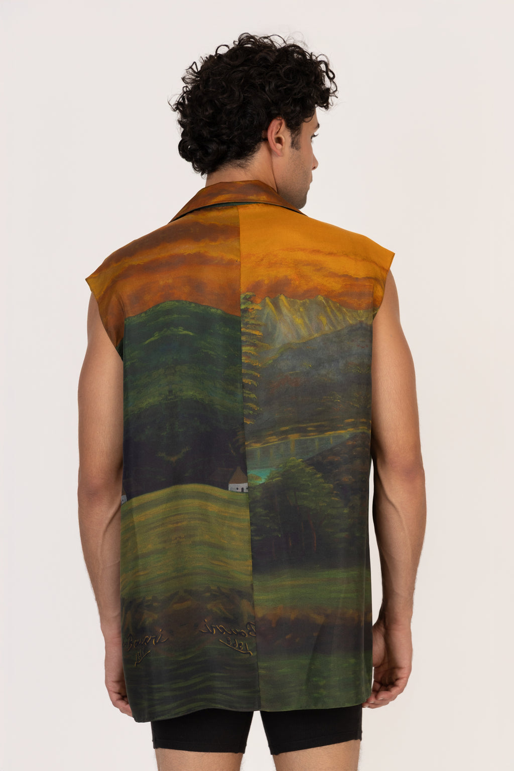 C010 SLEEVELESS SILK SHIRT