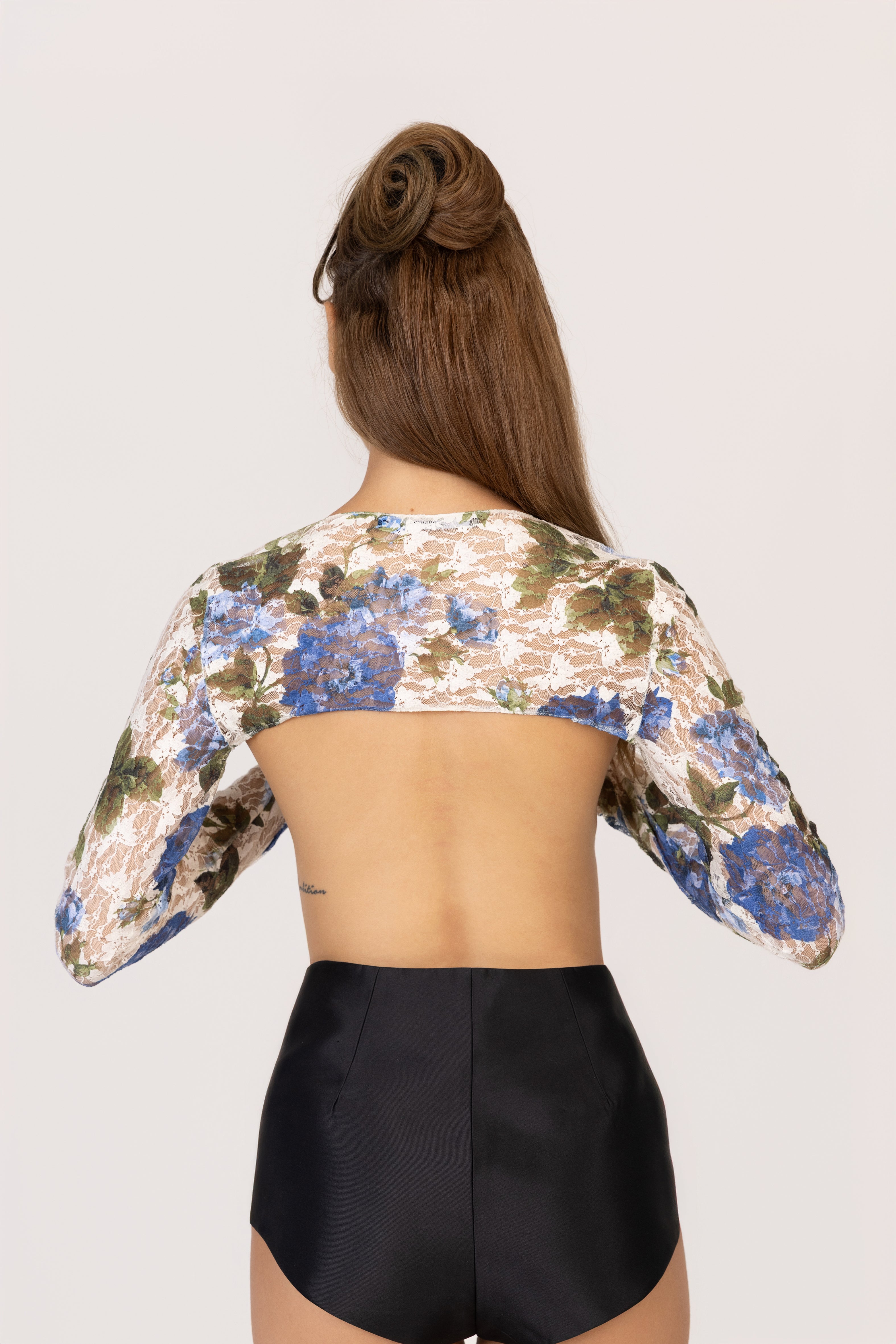 C014 SECOND-SKIN LACE BOLERO